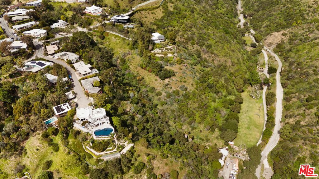 1406 N Kenter Avenue