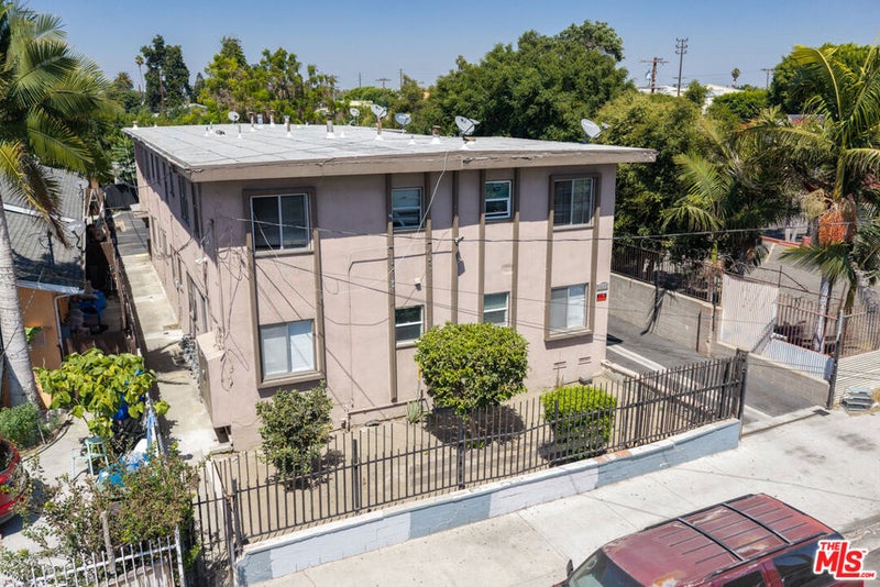 1433 E 61st Street