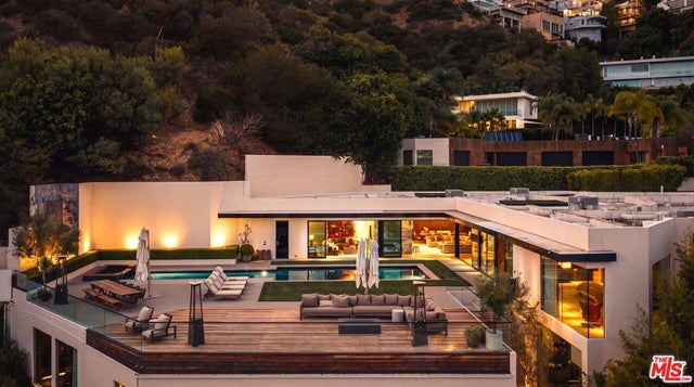 1877 Rising Glen Road, Los Angeles