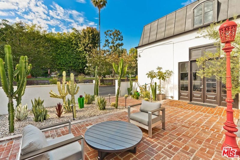9419 Sunset Boulevard