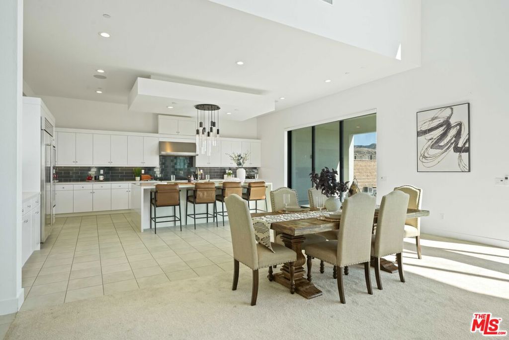 11818 N Hillsborough Lane