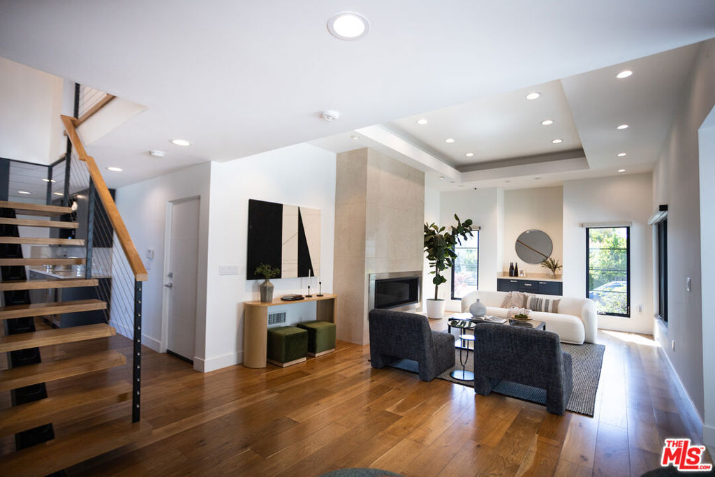 2728 Angelo Drive