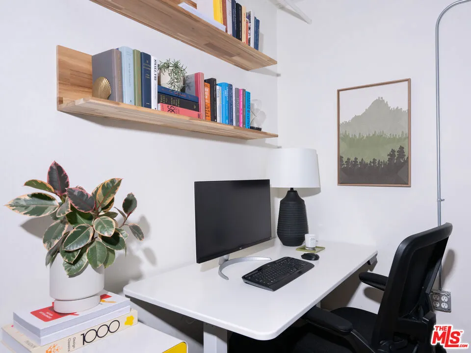 Los Angeles, California 90064, United States, 3 Bedrooms Bedrooms, ,3 BathroomsBathrooms,Residential,Active,139662