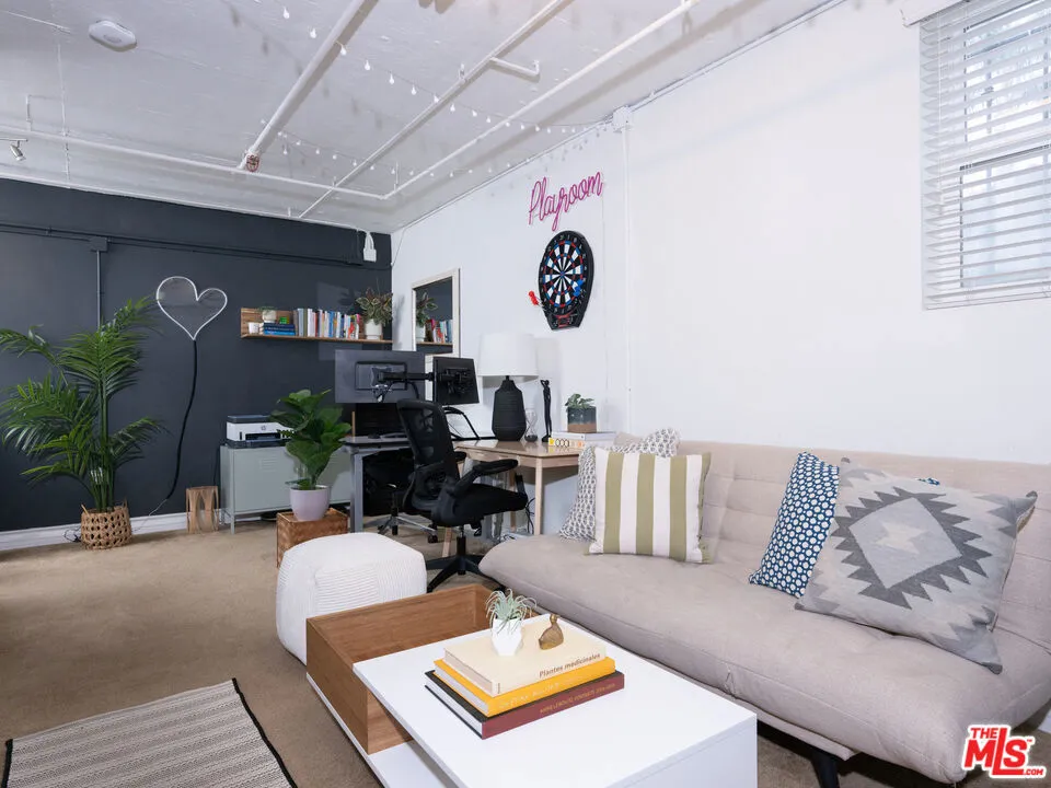 Los Angeles, California 90064, United States, 3 Bedrooms Bedrooms, ,3 BathroomsBathrooms,Residential,Active,139662