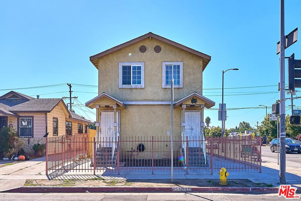 10800 S San Pedro Street