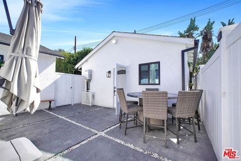 Photo of 14644 Runnymede Street, Van Nuys, CA 91405 (MLS # 26844609)