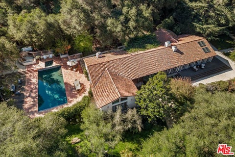 Photo of 647 Old Topanga Canyon Road, Topanga, CA 90290 (MLS # 26101980)