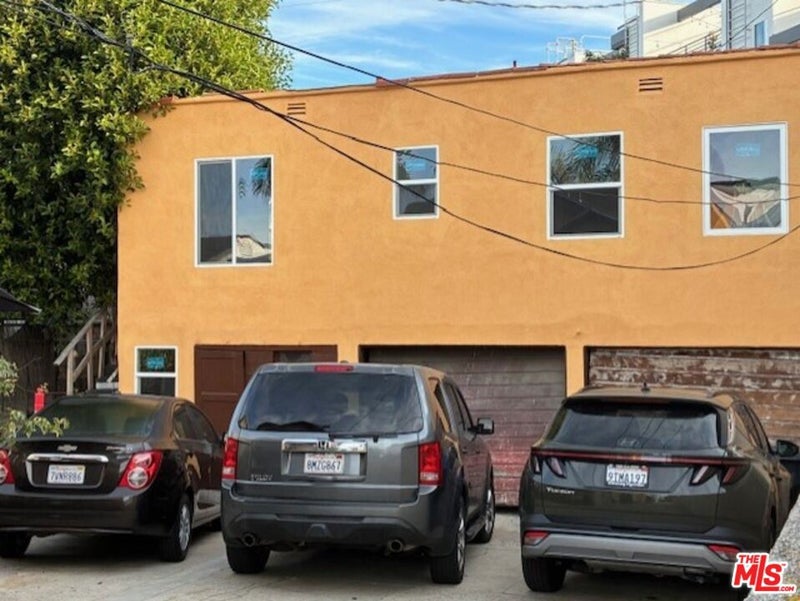 3142 S Halm Avenue
