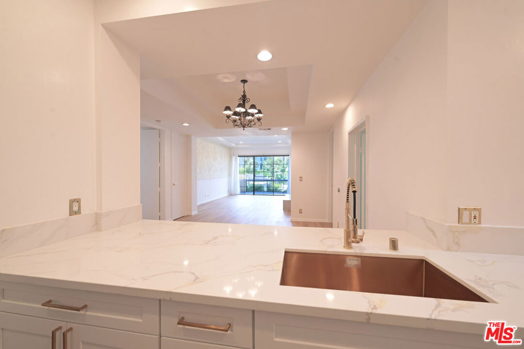 Properties 3 234 S Gale Drive 308