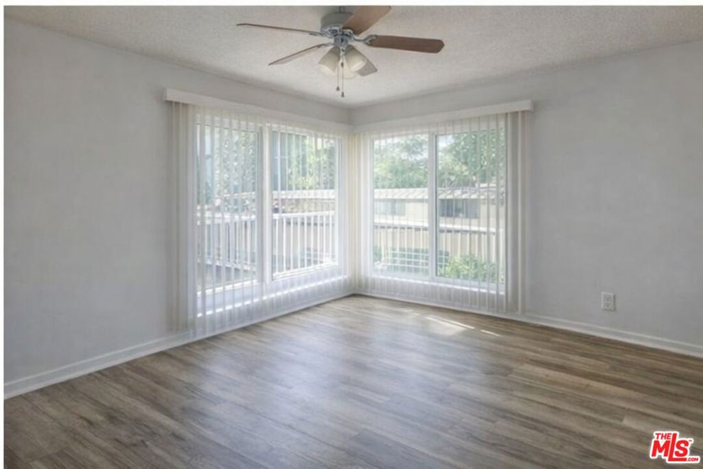 7000 S La Cienega Boulevard 28