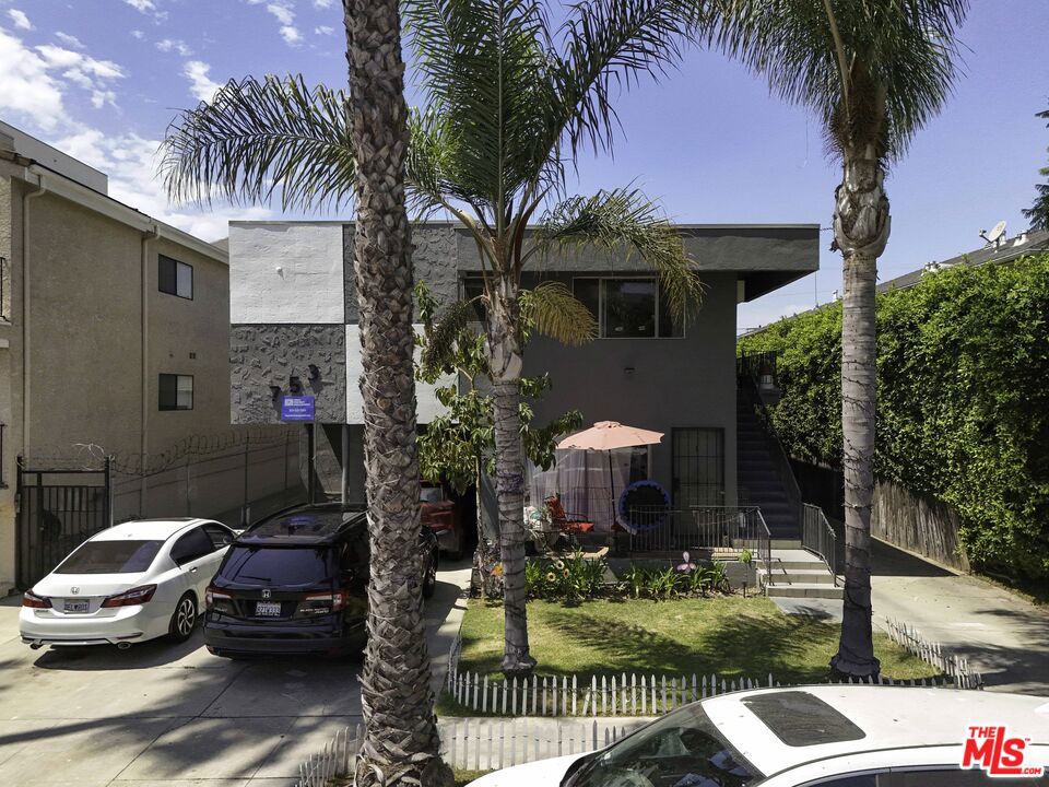 753 N Hudson Avenue