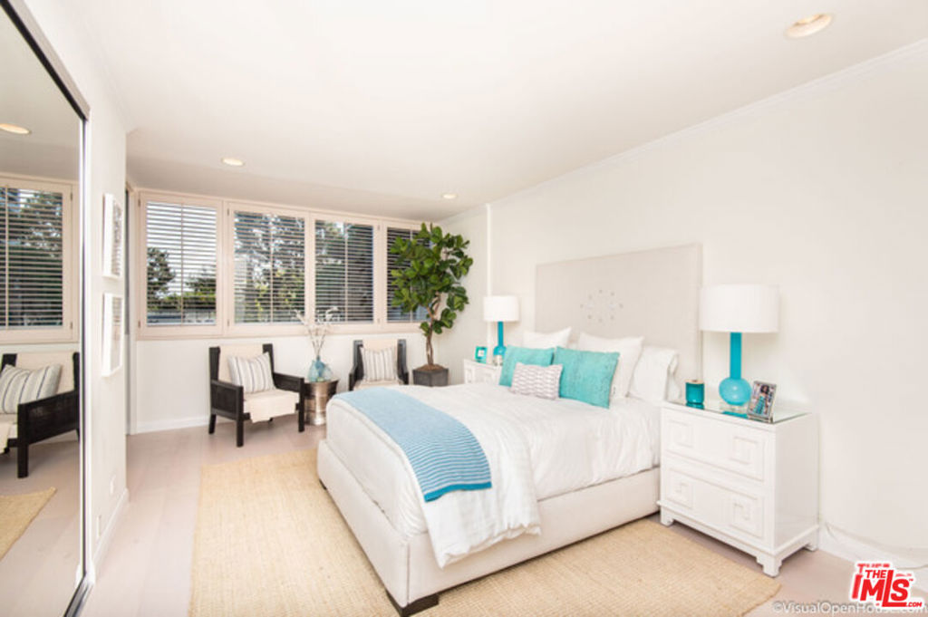 Properties 4 2222 AVENUE OF THE STARS 205E