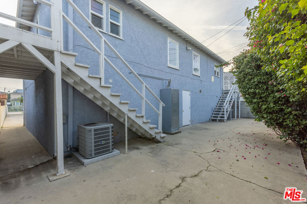 811 E Nutwood Street