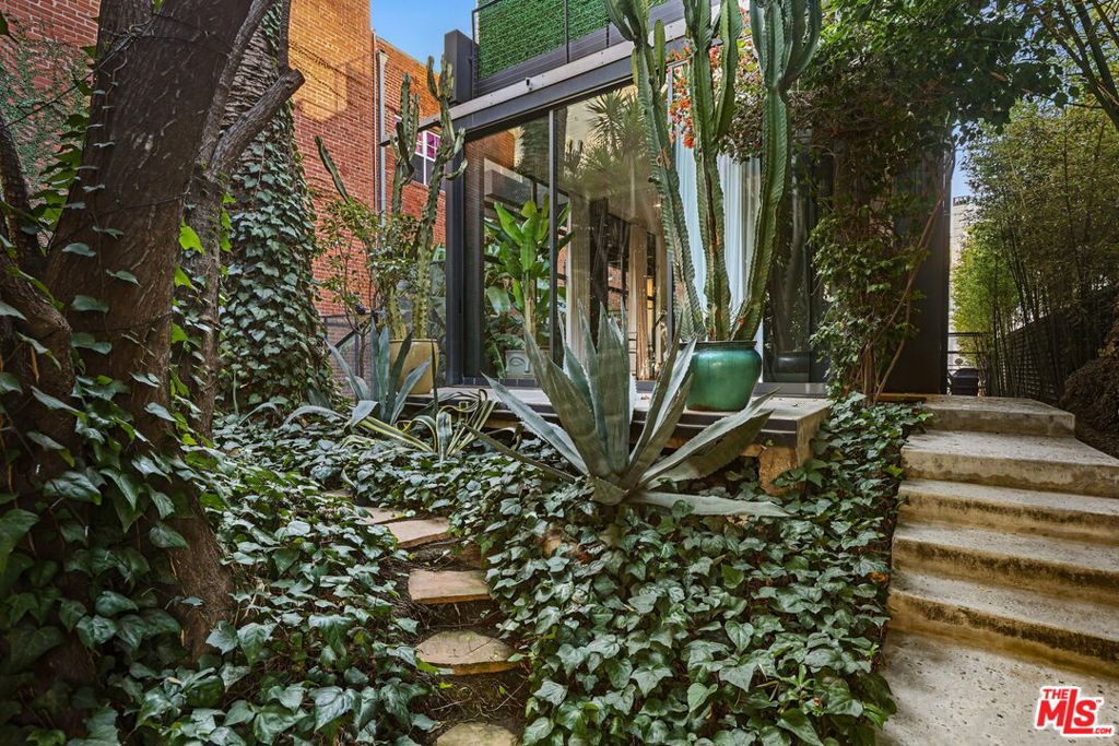 Properties 3 7 Vicente Terrace