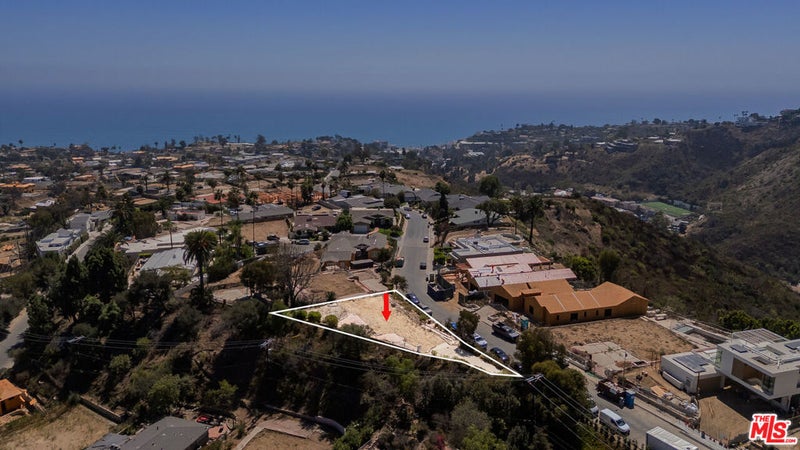 922 Enchanted Way