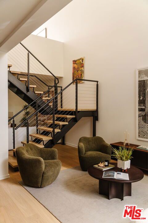 4111 W Sunset Boulevard 111