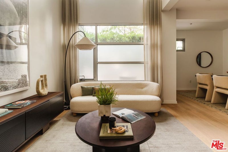 4111 W Sunset Boulevard 111