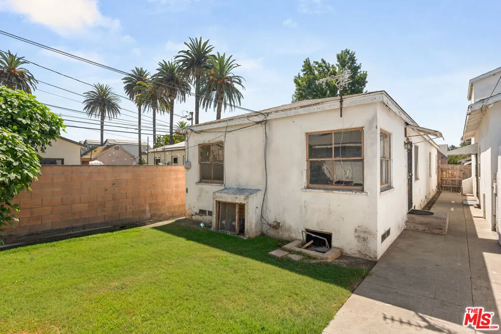 Long Beach, California 90805, United States, 2 Bedrooms Bedrooms, ,2 BathroomsBathrooms,Residential,Active,214010