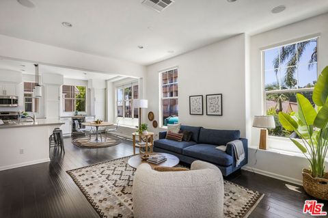6521 1/2 La Mirada Avenue Los Angeles CA 90038