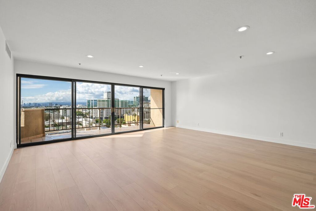 727 S Ardmore Avenue 1002