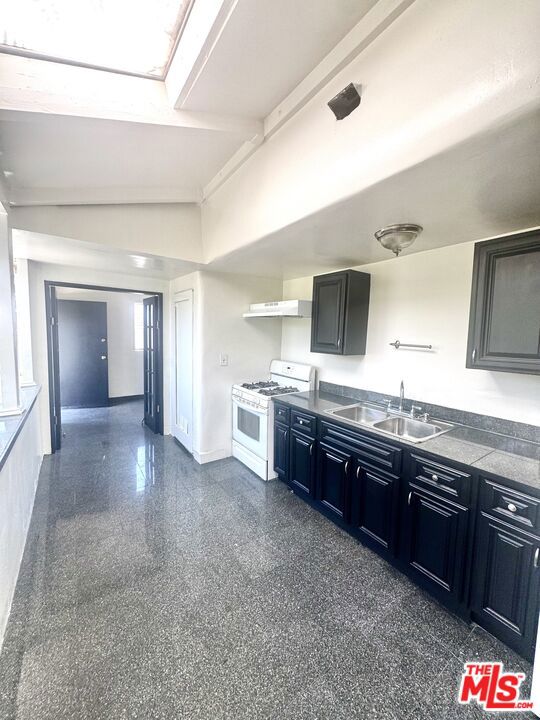 10626 Magnolia Boulevard 2