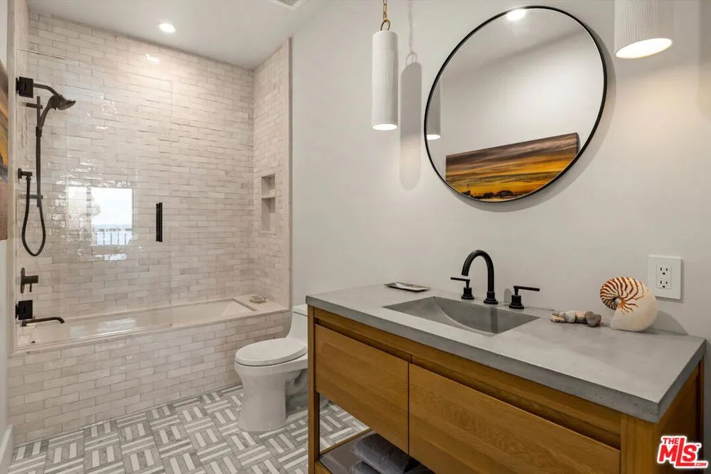 Santa Barbara, California 93108, United States, 2 Bedrooms Bedrooms, ,3 BathroomsBathrooms,Residential,Active,146405