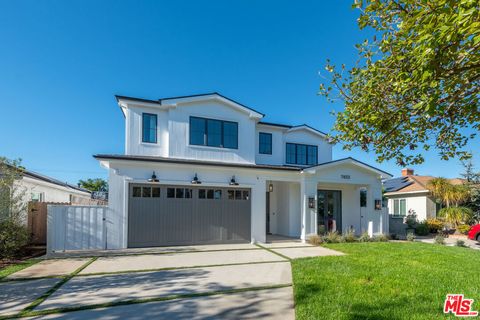 7833 Denrock Avenue Los Angeles CA 90045