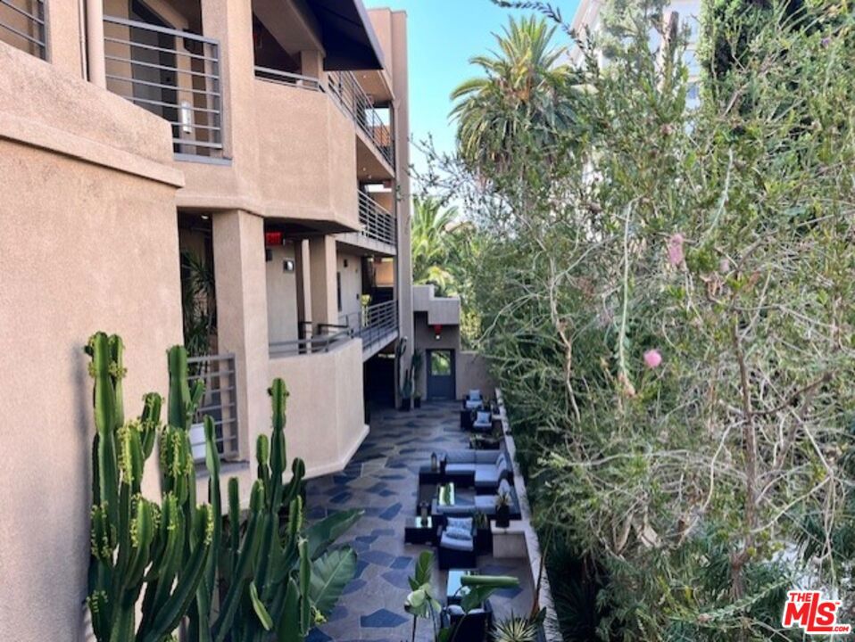 Properties 1 6543 Franklin Avenue