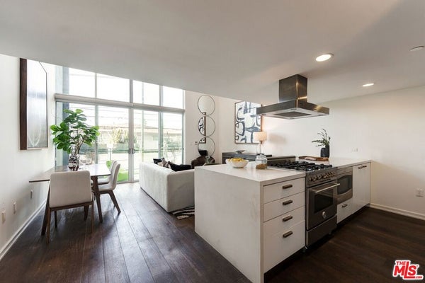 751 N FAIRFAX AVE UNIT 2, LOS ANGELES, CA 90046 - Image bc93acd2bbefa129c96fe68c8a0ecb7f/1710867568