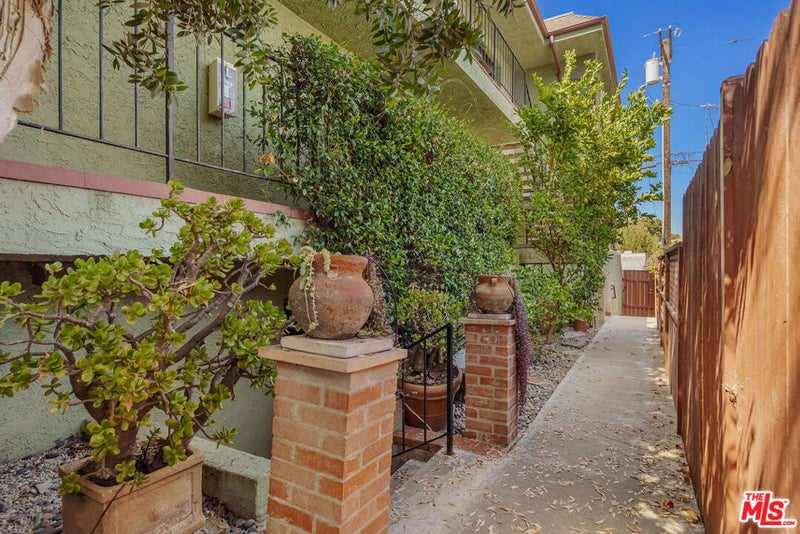 3115 6th Street 4