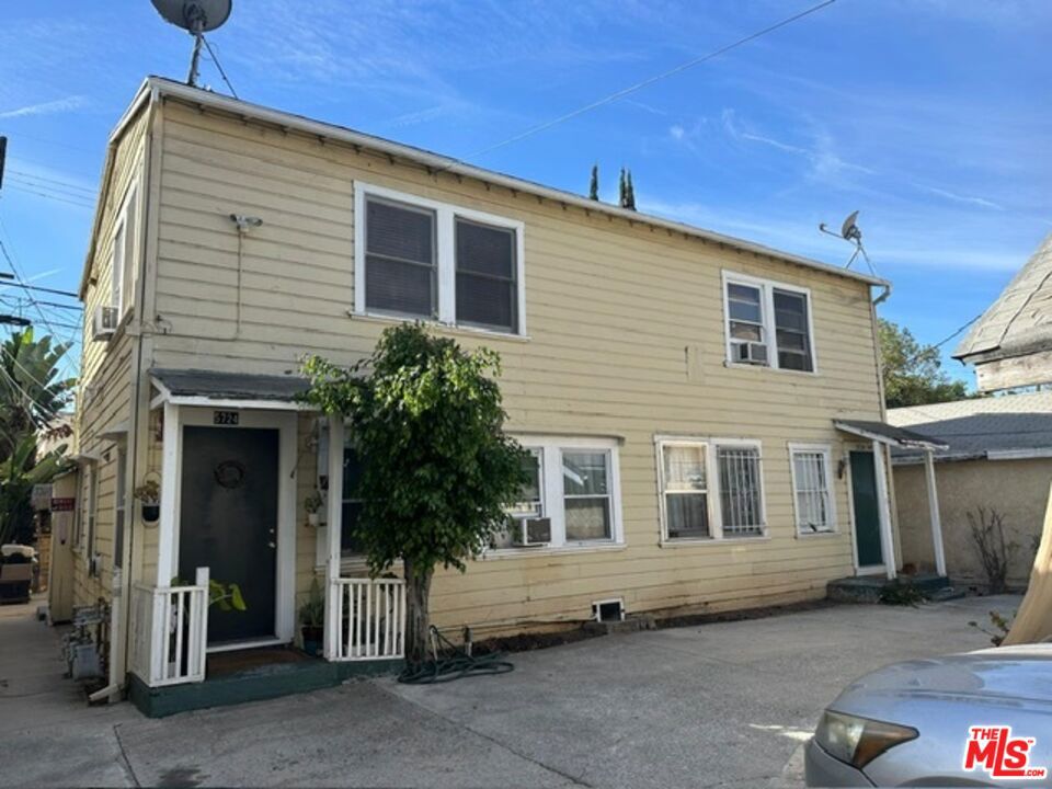 5724 La Mirada Avenue