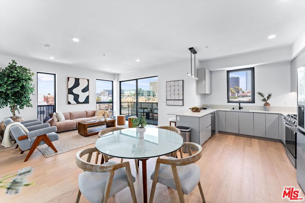 904 S New Hampshire Avenue PH-4