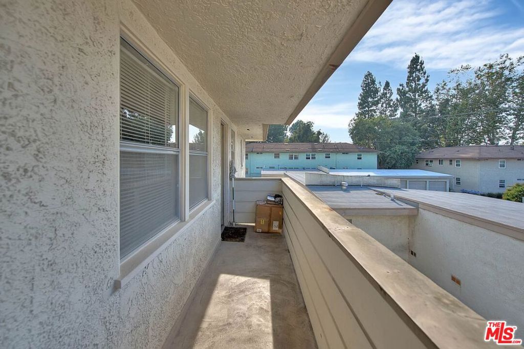 5815 Bowcroft Street 4