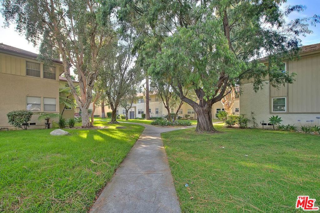 5815 Bowcroft Street 4