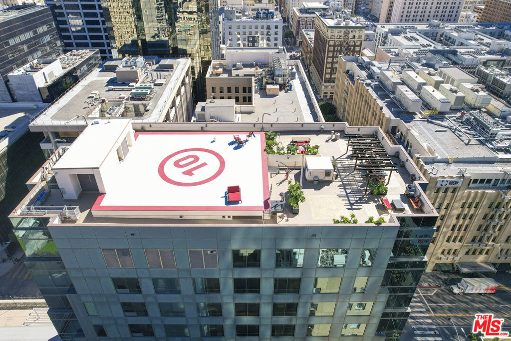 655 S Hope Street 704