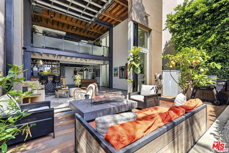 2120 Narcissus Court