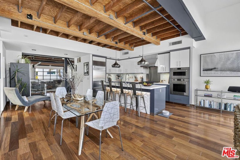 2120 Narcissus Court