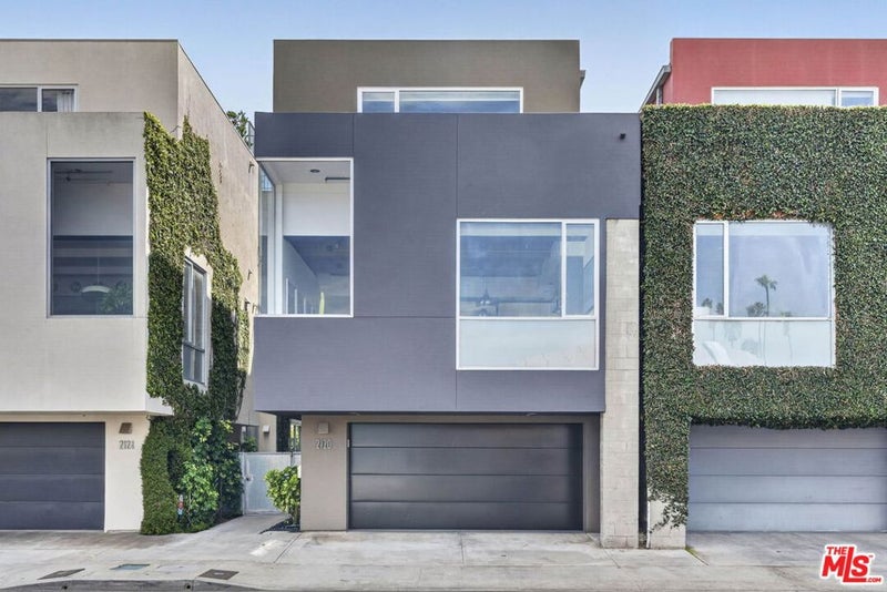 2120 Narcissus Court
