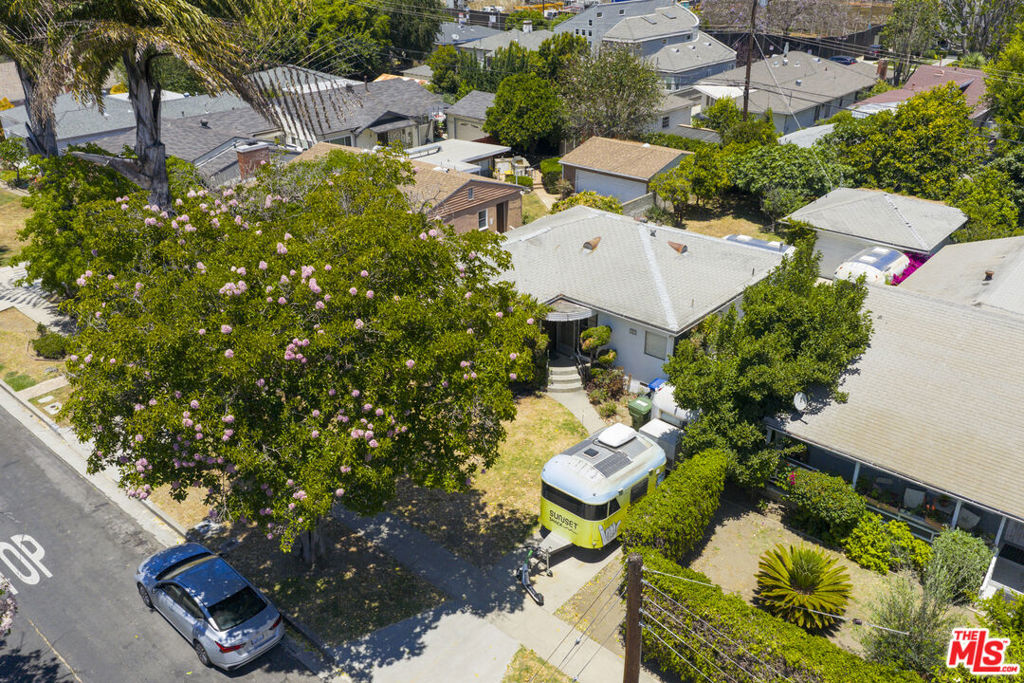 Properties 3 2318 Wellesley Avenue