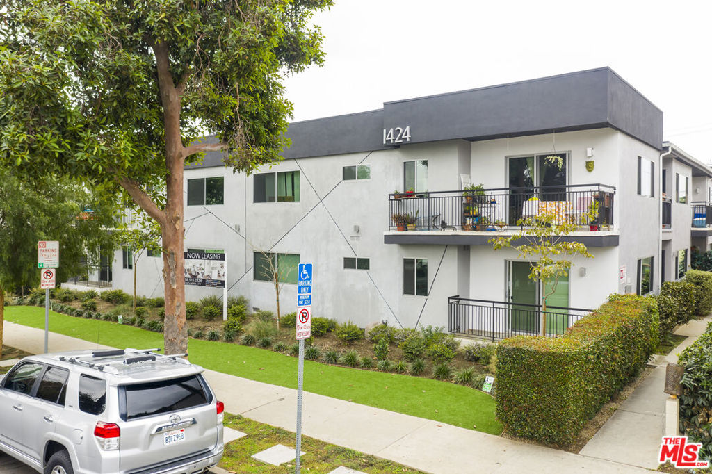 Properties 2 1428 12th Street