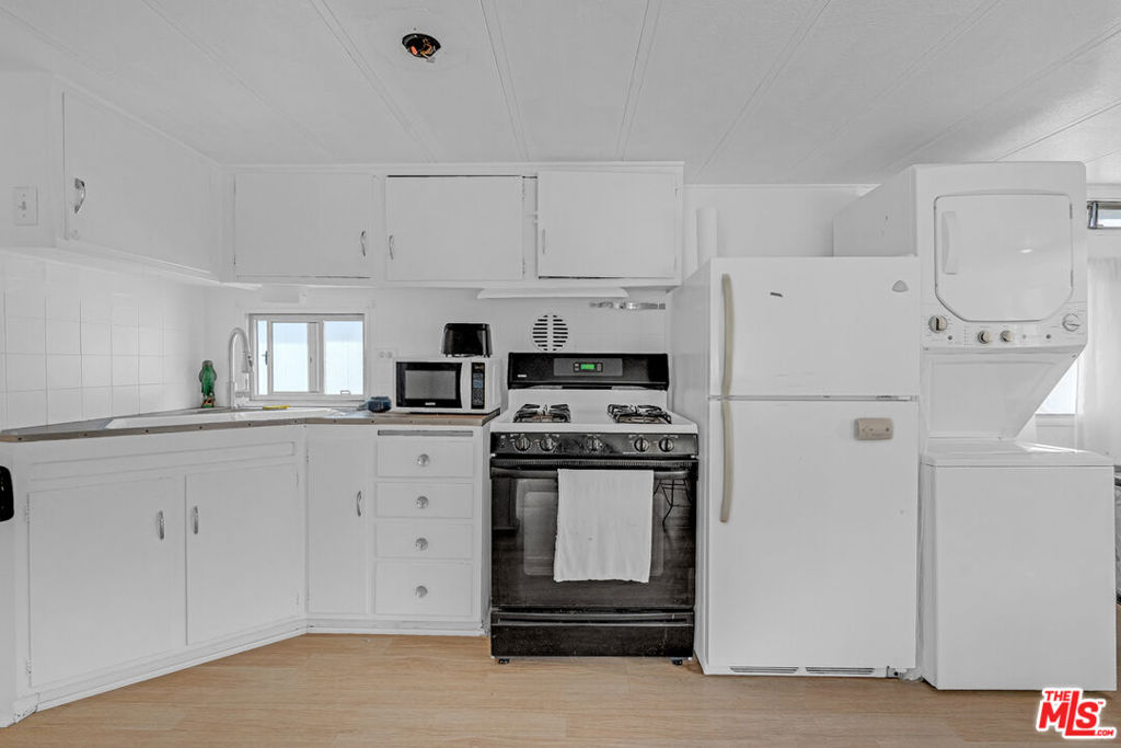 11250 Playa Street 43