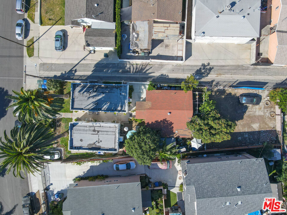 20414 Kenwood Avenue