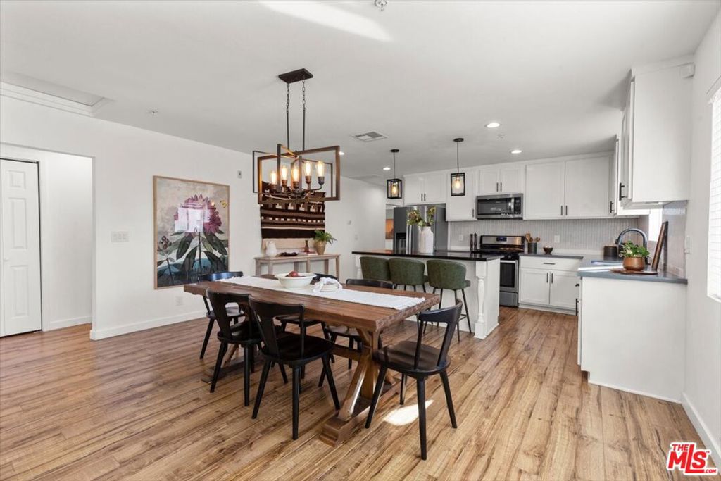 5152 Hartwick Street