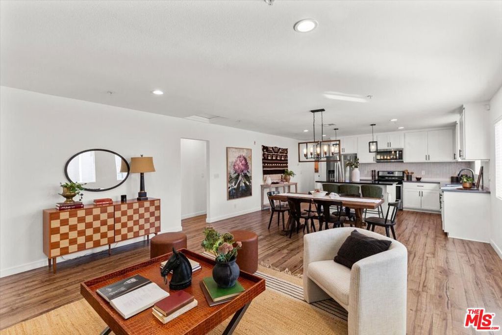 5152 Hartwick Street