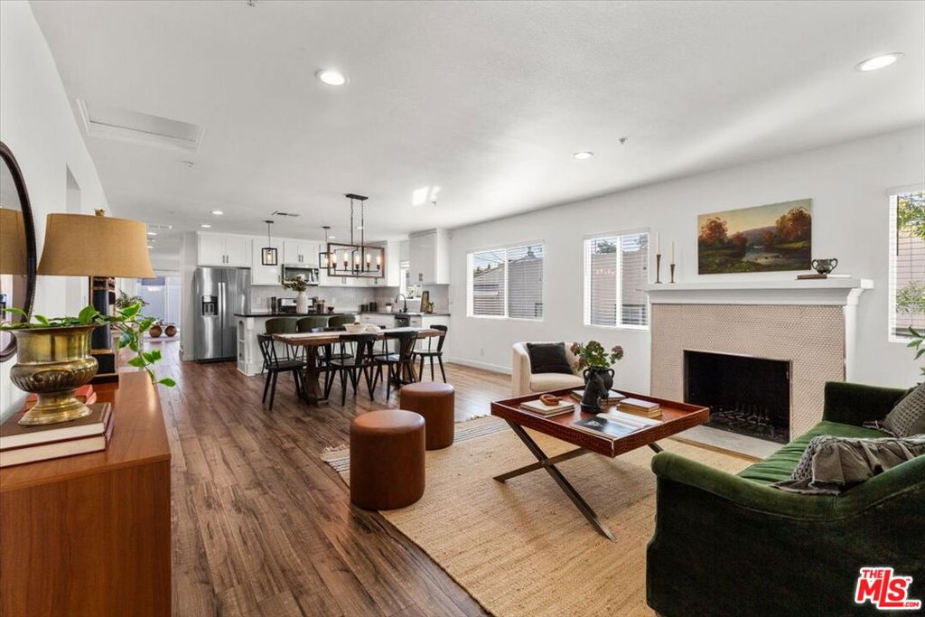 5152 Hartwick Street