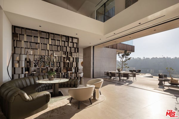10733 STRADELLA CT, LOS ANGELES, CA 90077 - Image bd258cbceb2a7c93c104cbe7d6fd2b9c/2933751597