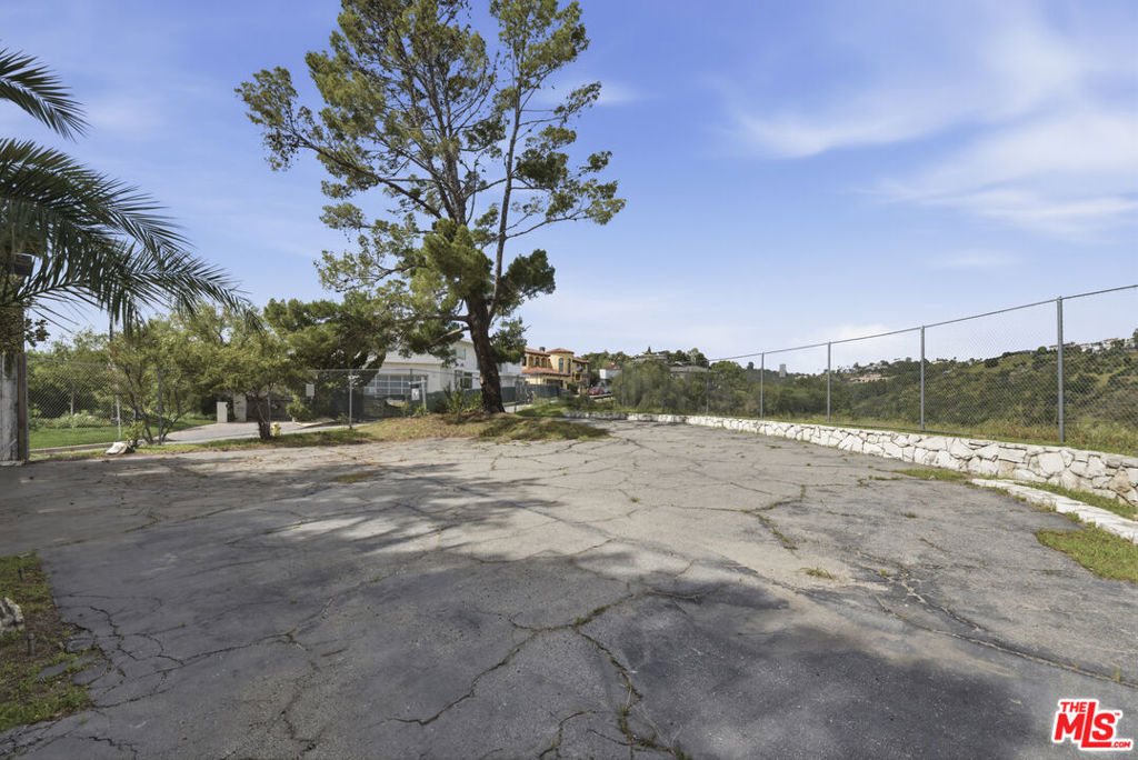 11287 Chalon Road