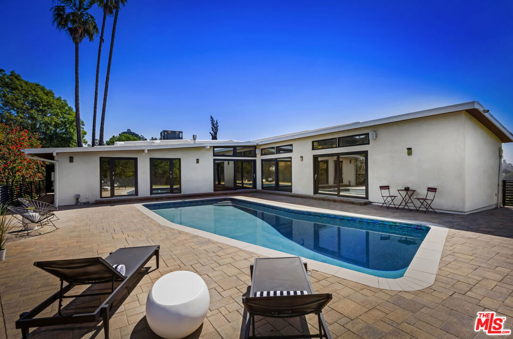 2740 Nichols Canyon Road