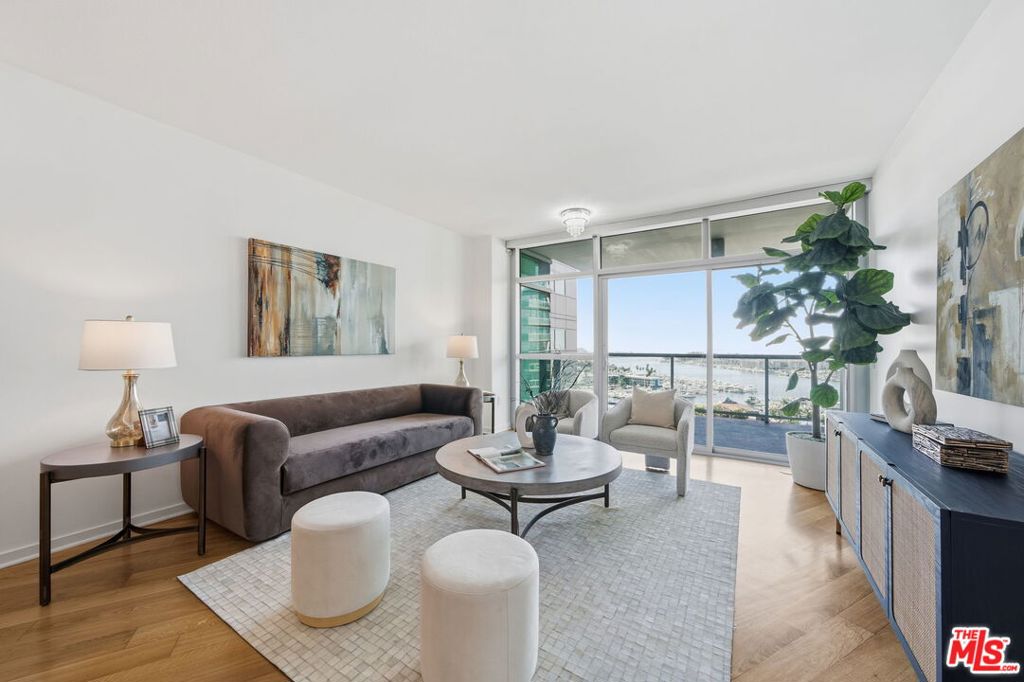 13650 Marina Pointe Drive 1603