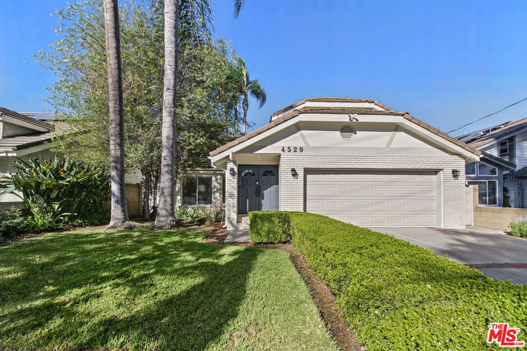 4529 Cedros Avenue
